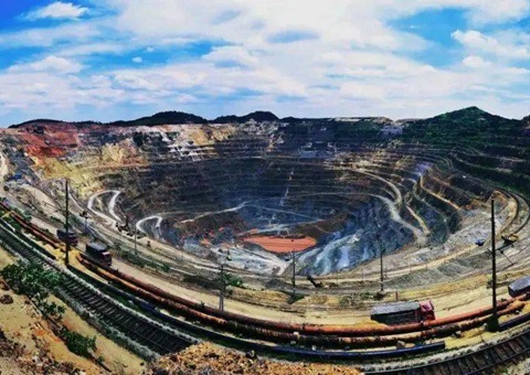 竞价341次，，辽宁一磷铁矿出让额超1.4亿